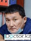 На фотографии изображён Асхат Шарипов Узакбаевич
