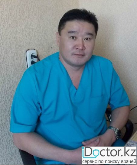 На фотографии изображён Уролог-андролог Ли Александр Валентинович