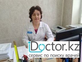 На фотографии изображён Лаборант Голубенкова Лариса Станиславовна