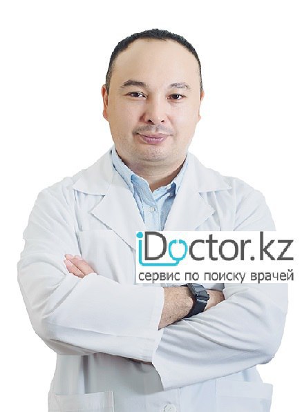 На фотографии изображён Паразитолог Дюсенов Расул Серикович