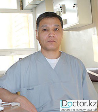 На фотографии изображён Перфузиолог Абдикаримов Кайрат Кенжибекович