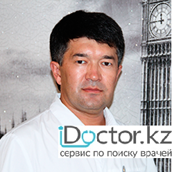 На фотографии изображён Жандельдинов Кайрат Каирович
