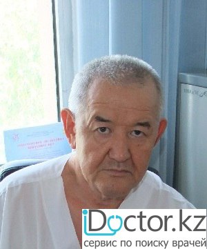 На фотографии изображён Эндоскопист Менбаев Қуандык Маликулы