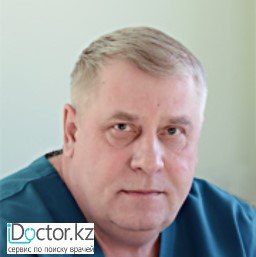 На фотографии изображён Диагност Степанов Александр Николаевич