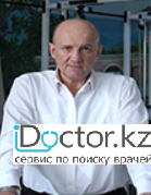 На фотографии изображён Травматолог Евневич Анатолий Витальевич