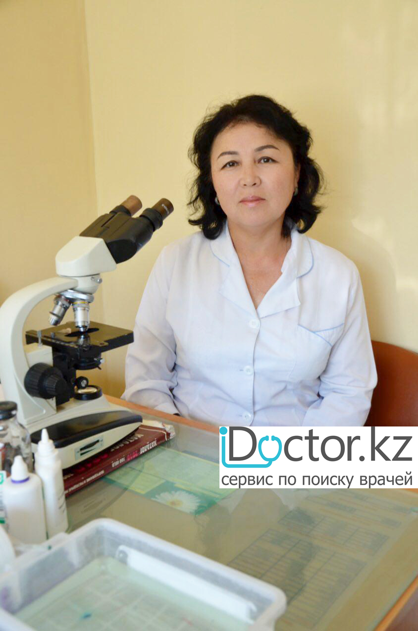 На фотографии изображён ВОП (врач общей практики) Сайфудинова Тоты Шамшидиновна