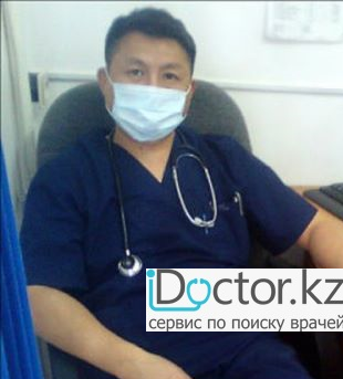 На фотографии изображён Реаниматолог Юн Владимир Александрович