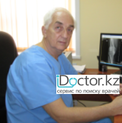 На фотографии изображён Ортопед Чертковер Григорий Борисович