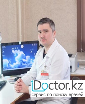 На фотографии изображён Рентгенолог Киреев Кондрат Маратович
