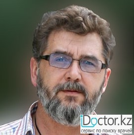 На фотографии изображён Нейрохирург Москвичёв Алексей Васильевич