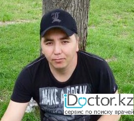 На фотографии изображён Хирург Ахметов Эрнур Курбаналыевич