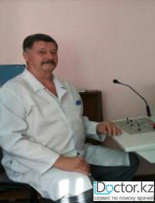 На фотографии изображён Рентгенолог Чернышов Виктор Алексеевич