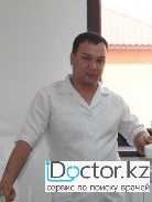 На фотографии изображён Стоматолог-терапевт Антазеев Тілек Мухаматгалиұлы