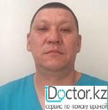 На фотографии изображён Хирург Калиев Асхат Калиевич