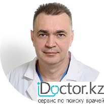 На фотографии изображён  Маковкин Евгений Михайлович