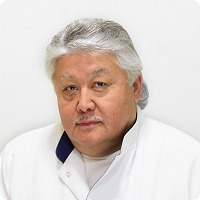 На фотографии изображён Базаркулов Амербек Кадырбаевич
