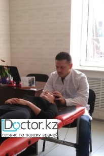 На фотографии изображён Остеопат Серов Станислав Юрьевич