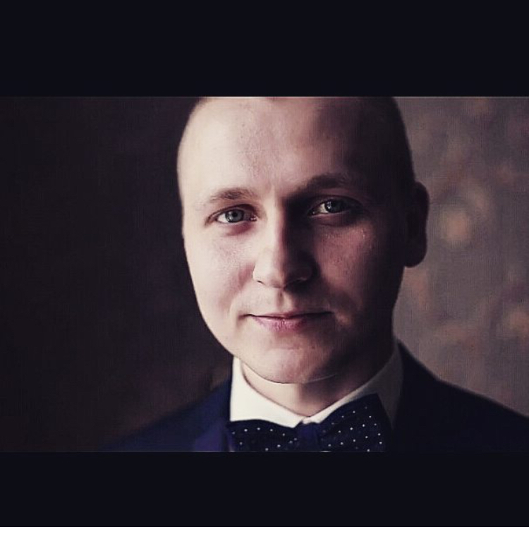 Суретте Стоматолог Ходанович Вадим Андреевич