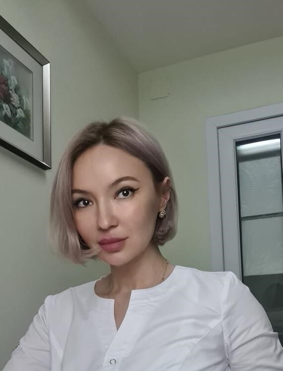 На фотографии изображён  Калиева Асель Сагынтаевна