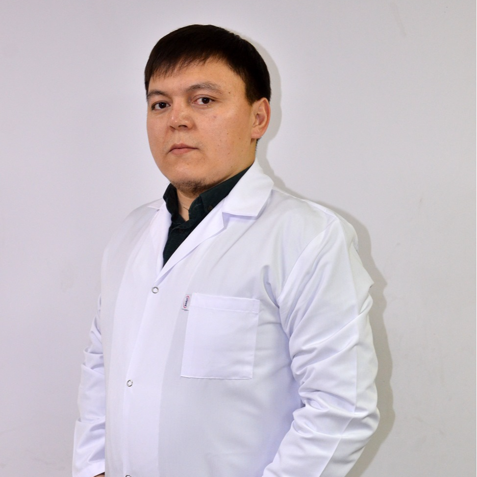 Суретте Хирург-онколог Джуматаев Данияр Максадович