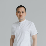 Суретте Стоматолог-терапевт Кенже Саржан Байжанович