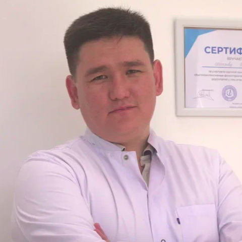 На фотографии изображён Шоханов Бекжан Шоханулы