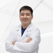 На фотографии изображён Узист Теипов Адилжан Аркинулы