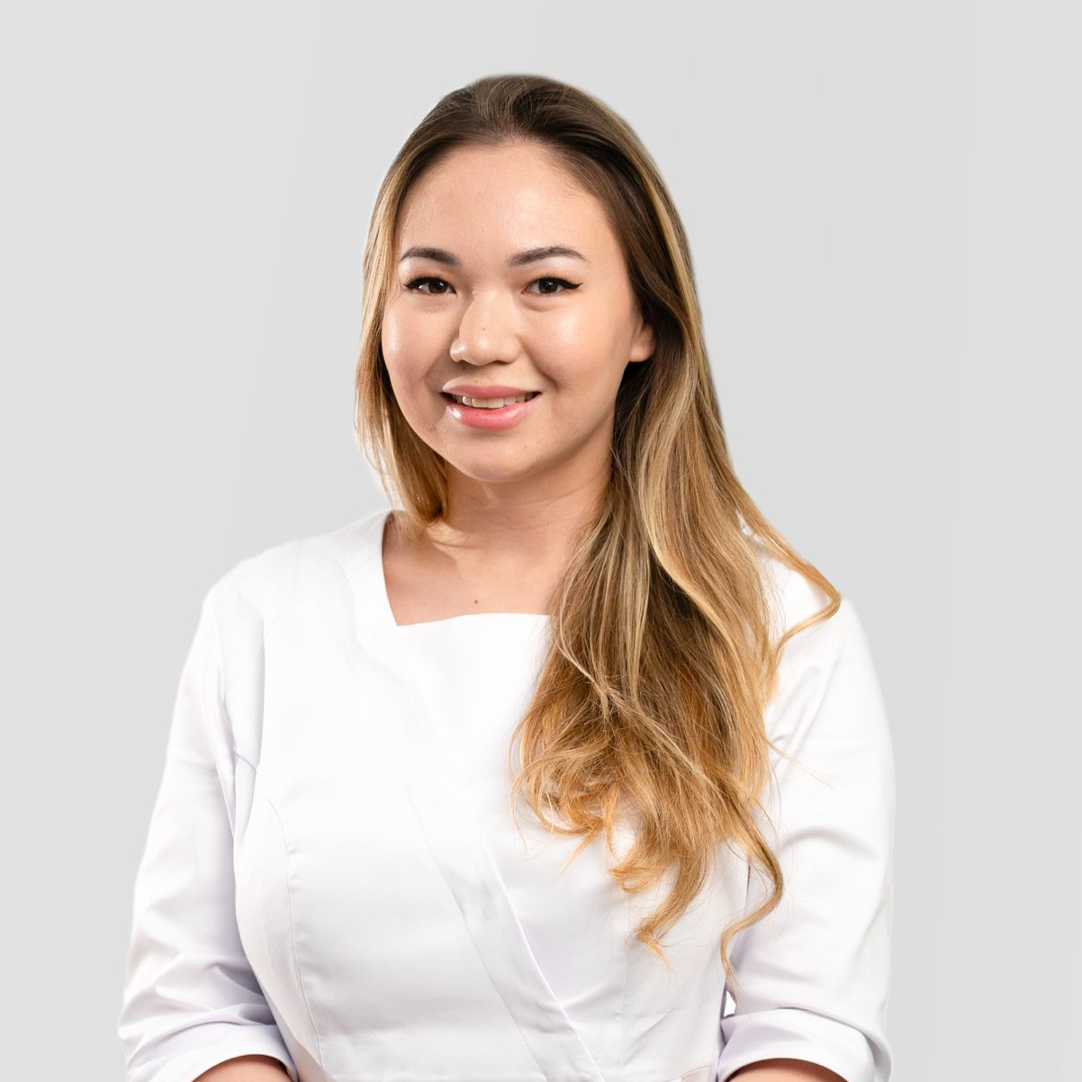 Суретте Стоматолог-терапевт Мамут Диана Наурызбекқызы