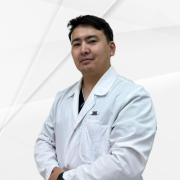 Суретте УДЗ маманы Армиянов Елжас Ермекулы