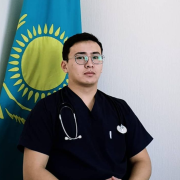 На фотографии изображён Узист Армиянов Елжас Ермекулы