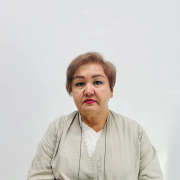 На фотографии изображён Психолог Тюлюбаева Жанар Зикиряновна