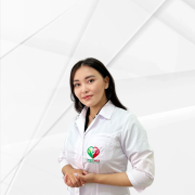 На фотографии изображён Пульмонолог Кусаинова Дина Едиловна