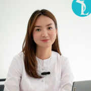 На фотографии изображён Эндокринолог Әбікенова Аяжан Нұртасқызы