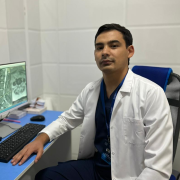 Суретте Физиотерапевт Мадиев Мирас Армунұлы