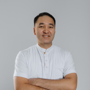 Суретте Стоматолог-ортопед Ешмуханбетов Женис Айтжанович