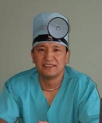 На фотографии изображён ЛОР (отоларинголог) Амиров Серик Бокейханович