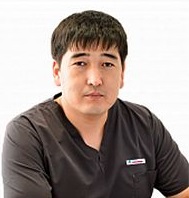 На фотографии изображён Балалар гастроэнтерологы Рысбеков Кайрат Джумабекович