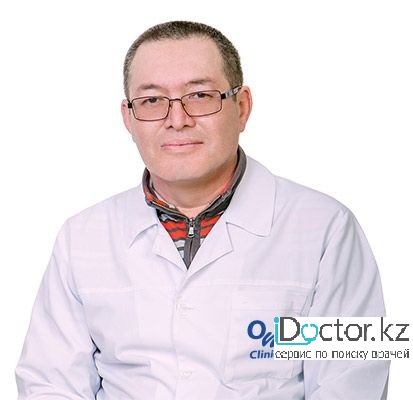 На фотографии изображён Хирург-уролог Мухадиев Серик Советханович