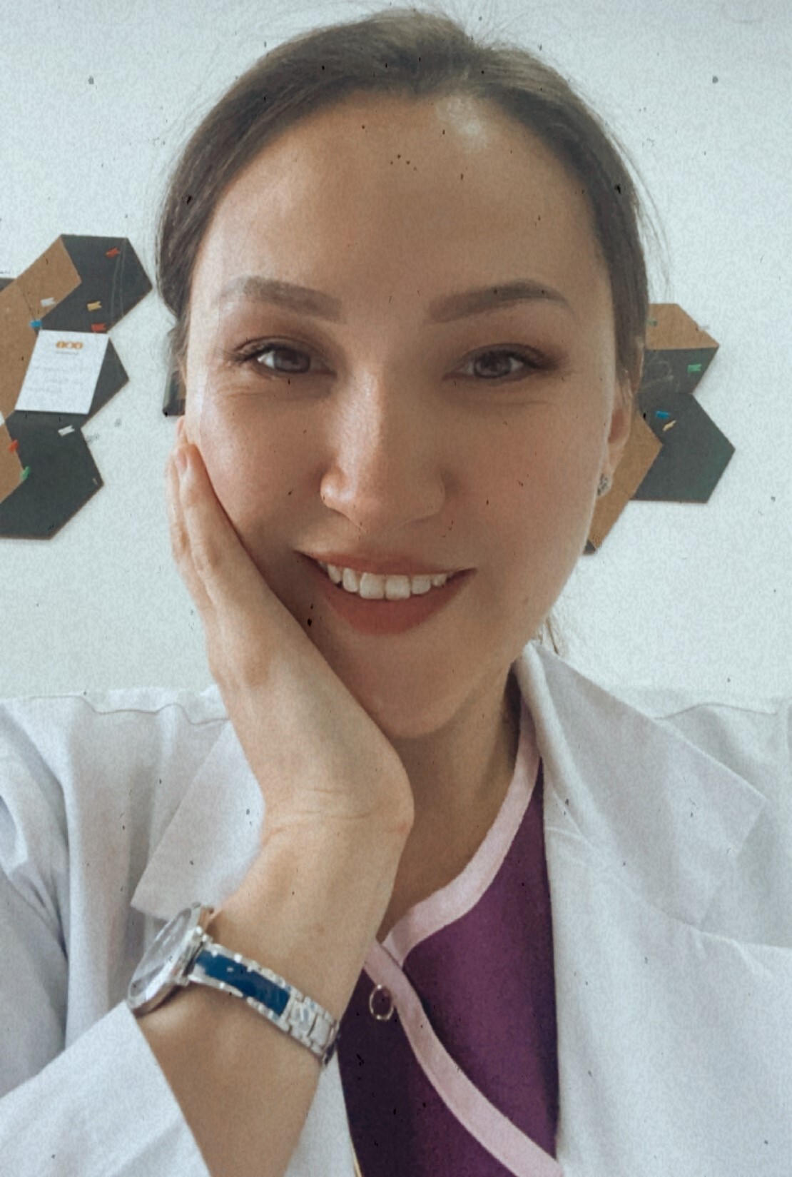 Суретте Балалар хирургы Шакеева Асем Рахматулаевна