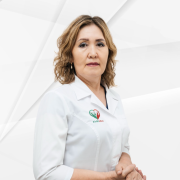 На фотографии изображён Узист Тохтарбаева Гульшат Зейналкановна