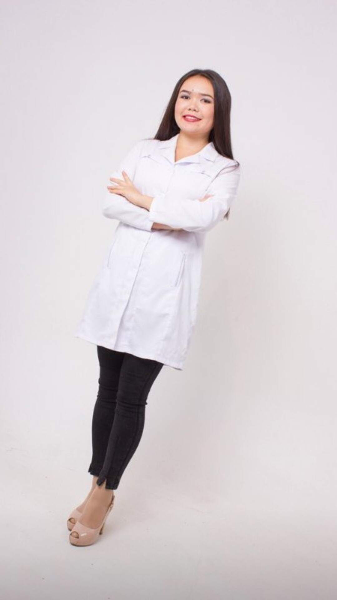 Суретте Стоматолог Ғасырбекова Жансая Ғасырбекқызы