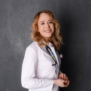 На фотографии изображён Педиатр Евглевская Ольга Валерьевна