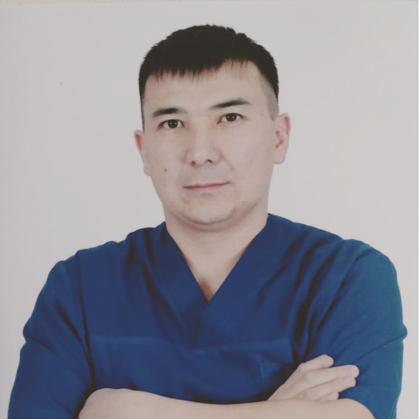 На фотографии изображён Балалар хирургы Жакупов Рауан Нуржанович
