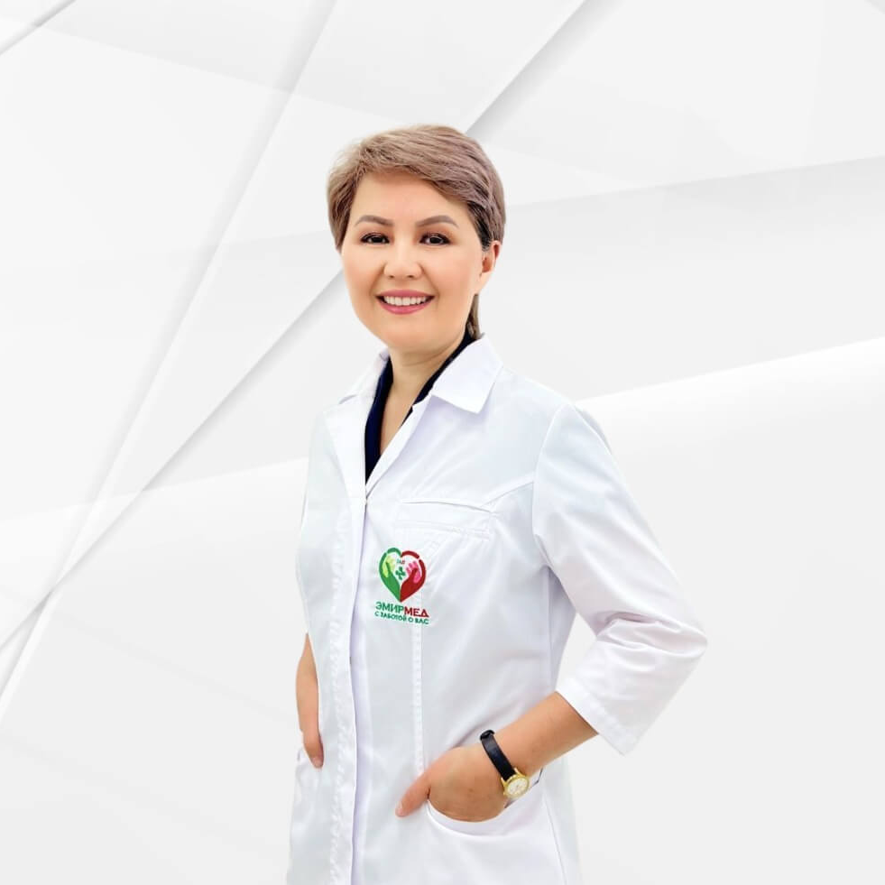 На фотографии изображён Акушер-гинеколог Кужекенова Салтанат Баяновна