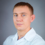 На фотографии изображён Вертебролог Щербина Александр Юрьевич