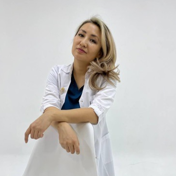 На фотографии изображён Акушер-гинеколог Ерболаева Асем Менгалиевна