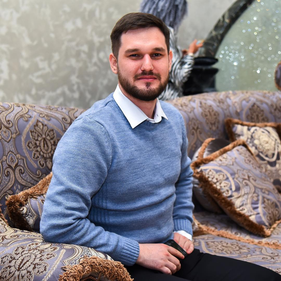 Суретте  Давлетмурзаев Рафаэль Таврисович
