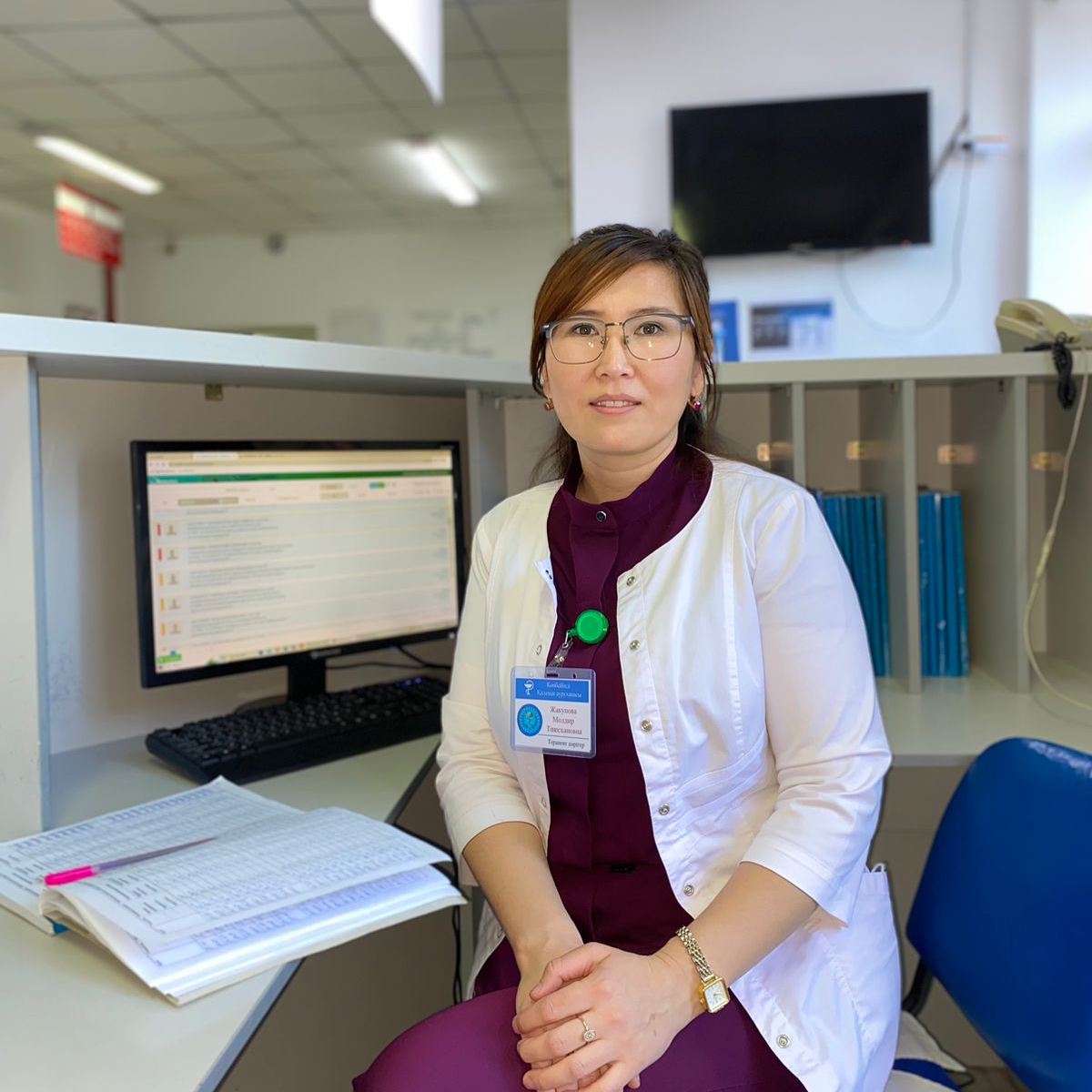 На фотографии изображён Терапевт Жакупова Молдир Тенесхановна