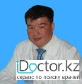 На фотографии изображён ВОП (врач общей практики) Байтиленов Болат Серикханович