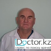 На фотографии изображён Детский хирург Зобнин Владимир Петрович